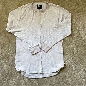 Men’s long sleeve lightweight knit shirt